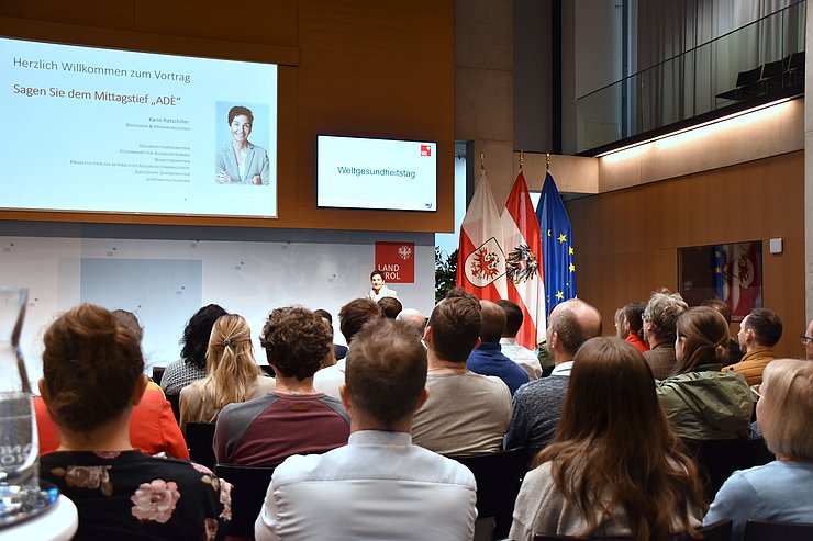 Beim Vortrag erhielten MitarbeiterInnen Tipps für einen gesunden Lebensstil.