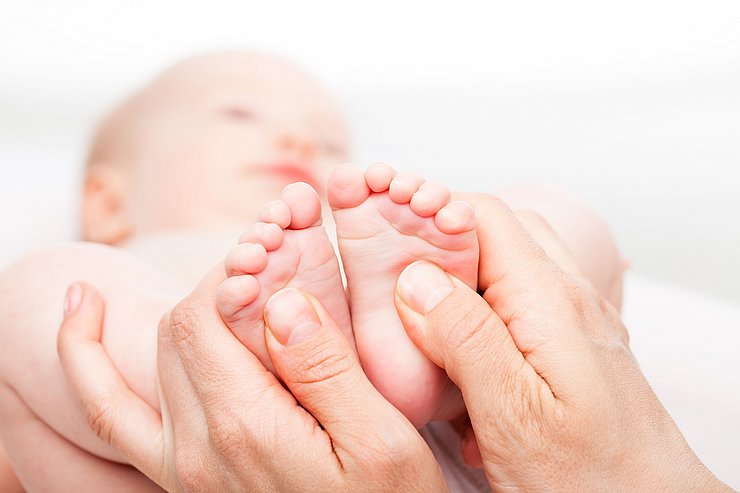 © Shutterstock Elena Stepanova Baby-Shiatsu