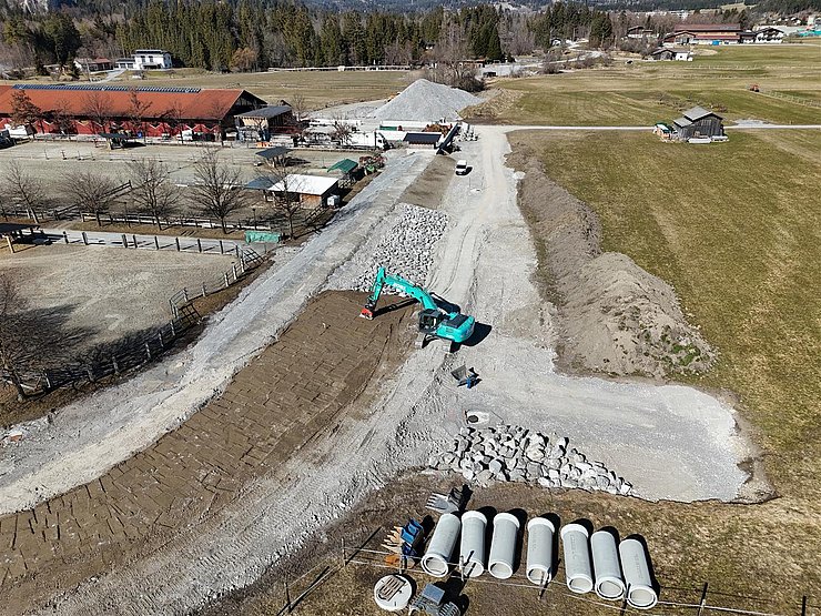 Dammschüttarbeiten am Polder Süd - März 2025