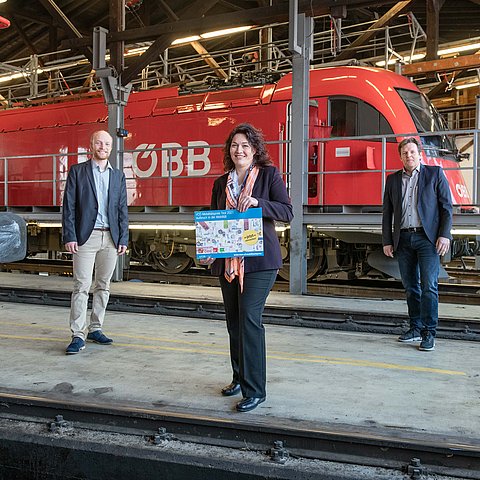 von links: Michael Schwendinger (VCÖ), Landeshauptmann-Stellvertreterin Ingrid Felipe und Rene Zumtobel (ÖBB)