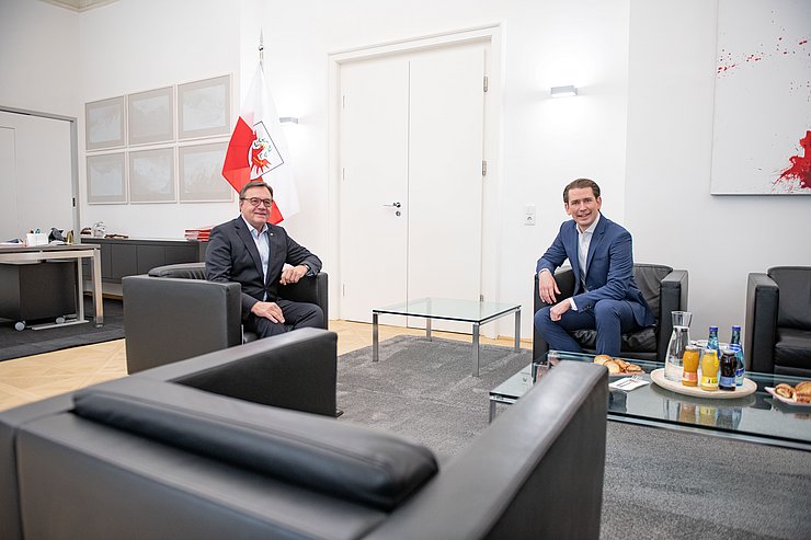 © Land Tirol/G.Berger Arbeitsgespräch zwischen LH Günther Platter und Bundeskanzler Sebastian Kurz.