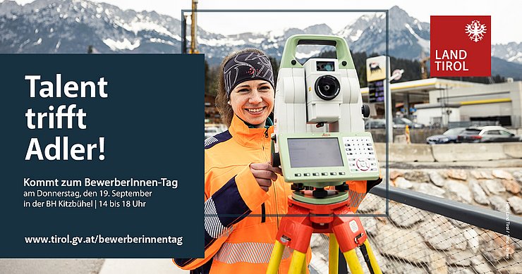 Das Sujet vom BewerberInnentag mit einer Frau in Warnkleidung, die eine Straße vermisst.