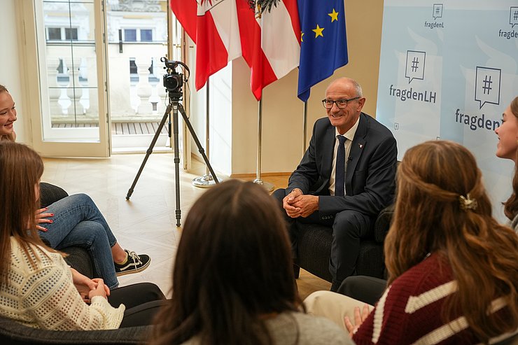 Der Landeshauptmann Tirols, Anton Mattle, ist zu sehen.