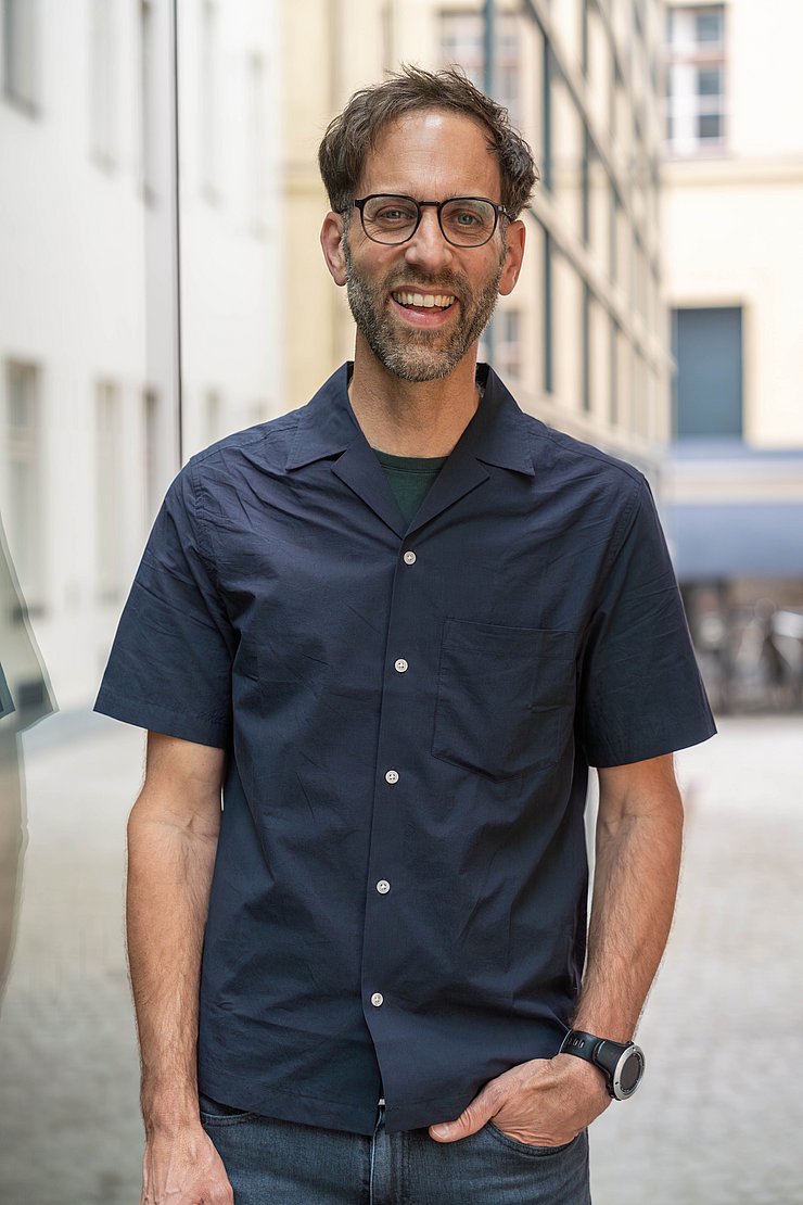 © Land Tirol/Järvinen Porträtfoto - Trentini, lachend, stehend