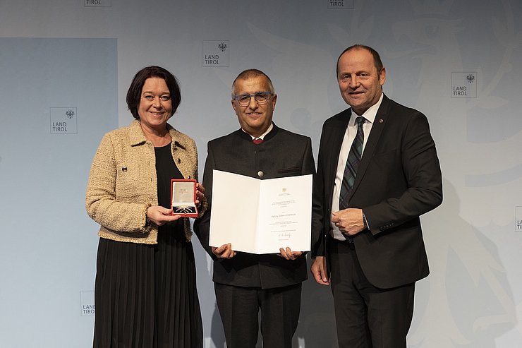 Das Große Ehrenzeichen für Verdienste um die Republik Österreich ging an Johann Jenewein.