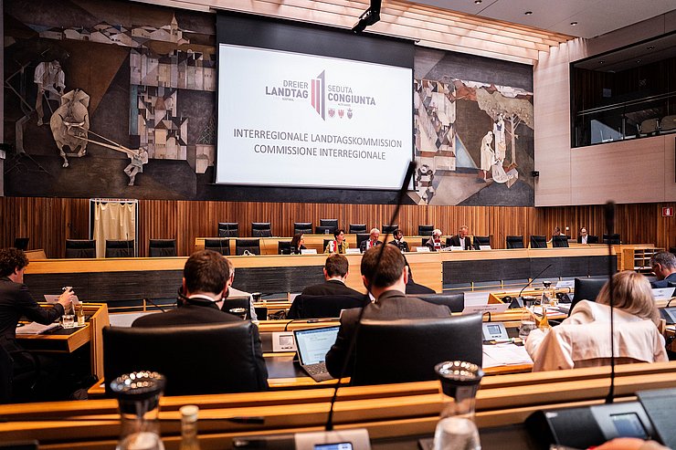 © Tiroler Landtag/Christanell Die Sitzung der Interregionalen Landtagskommission fand heute Vormittag in Bozen statt.