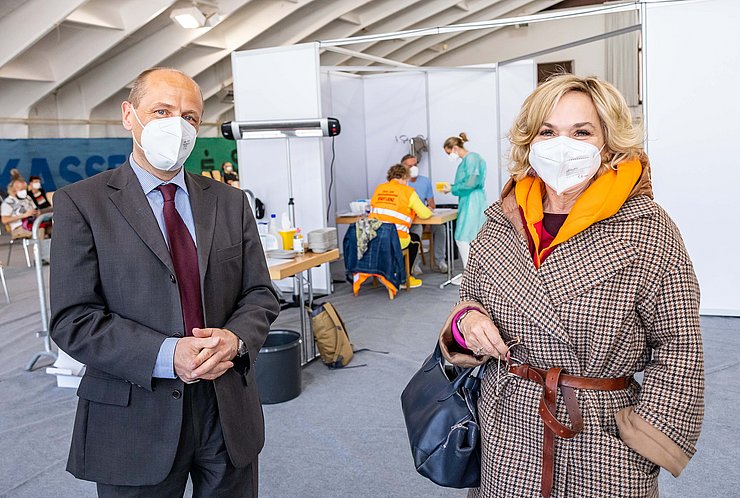 © Land Tirol/EXPA/Johann Groder AUT, Tirol Impft, Impfstrasse Lienz