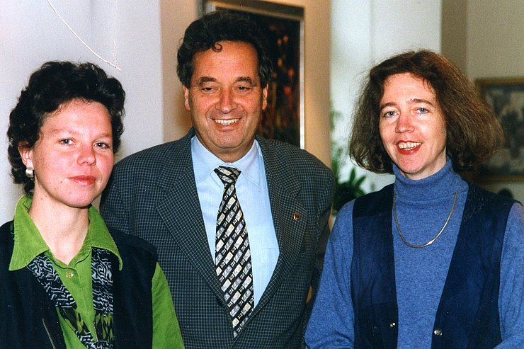 historisches Foto mit den drei Personen nebeneinander