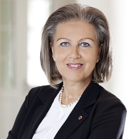 LRin Zoller-Frischauf: „Jeder junge Mensch in Tirol soll dieselben Chancen haben – wir wollen niemanden zurücklassen.“