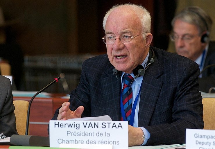 © Europarat Kongresspräsident van Staa bei der Vorsitzführung