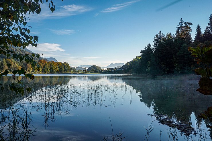 © Alpbachtal Tourismus Für die Liegewiesen entlang des Reintalersees können bis einschließlich 30. April vergünstigte Saisonkarten im Vorverkauf erworben werden.