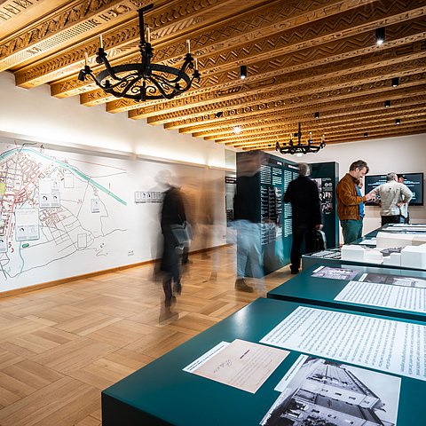 Die Landhaus-Ausstellung „Leokadia Justman. Brechen wir aus!“ ist am Samstag, 4. Oktober 2025, Teil der diesjährigen „ORF-Lange Nacht der Museen“.