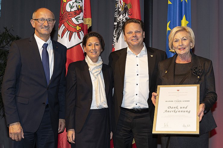 © Land Tirol/DieFotografen Traditionsbetrieb erhält Ehrung