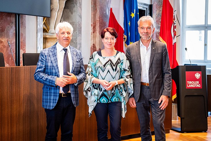 © Tiroler Landtag/Christanell LTPin Sonja Ledl-Rossmann mit ihren Amtskollegen Claudio Soini (li.) und Arnold Schuler