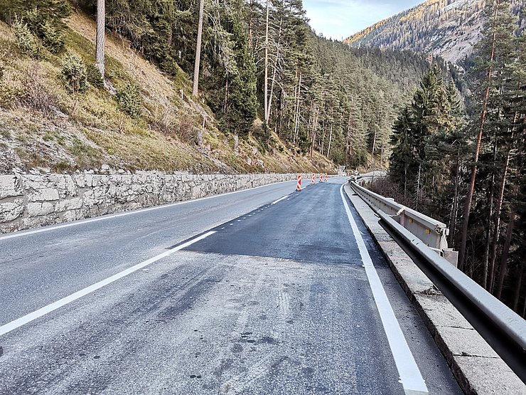 © BBA Imst Neu asphaltierte Straße