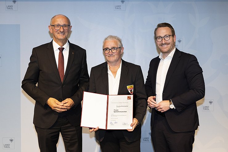 v.l.n.r.: LH Anton Mattle, Hansjörg Weitenbacher, 1.LH-Stv. Philip Wohlgemuth