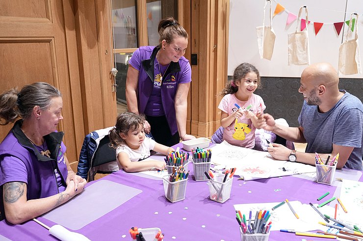 Bastelstation im Ausstellungsbereich