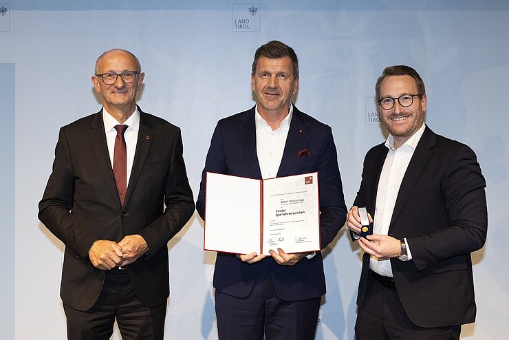 v.l.n.r.: LH Anton Mattle, Robert Petutschnigg, 1.LH-Stv. Philip Wohlgemuth