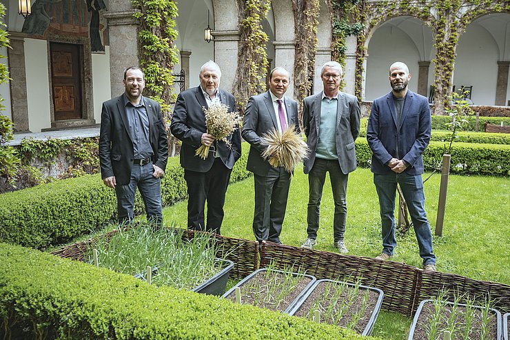 Im Innenhof des Volkskunstmuseums