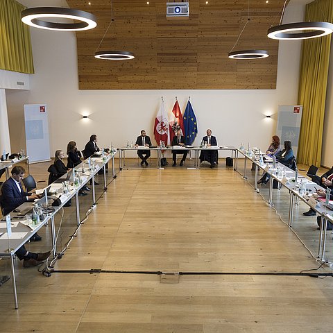 Übersichtsbild des Tagungsraums