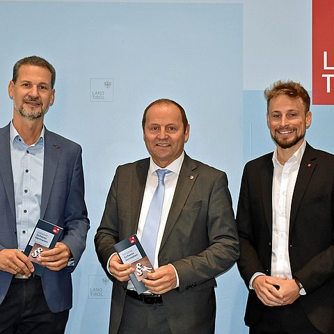 Edgar Gmeiner, LHStv Josef Geisler und Roman Schöggl.