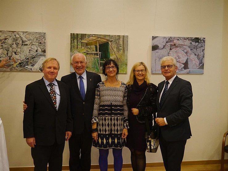 © Vertretungsbüro in Brüssel Arne Gericke MEP, Tiroler Landtagspräsident Herwig van Staa, Künstlerin Milena Meller, Direktorin des Österreichischen Kulurforums Marina Chrystoph, Heinz K. Becker MEP