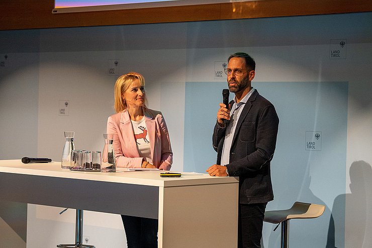 Welche Rolle die Offene Jugendarbeit für die psychosoziale Versorgung spielt führte Lukas Trentini, Vorsitzender des Jugendbeirates, aus.