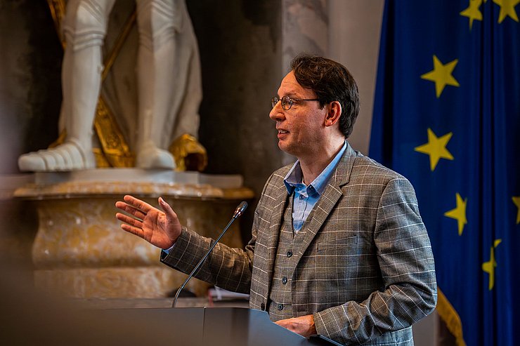 © Landtagsdirektion Tirol/Christanell Professor Martin P. Schennachs Ausführungen beschäftigten sich mit der weniger bekannten Person Stephan Falser und dessen Verfassungsentwurf.