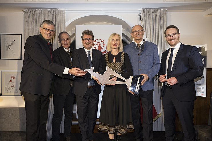 (v.li). Bgm Klaus Winkler, K.S.C.-Präsident Michael Huber, BM Martin Polaschek, ÖSV-Präsidentin Roswitha Stadlober, LH Anton Mattle und Sportreferent LHStv Philip Wohlgemuth. 