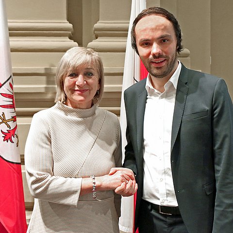 Kulturlandesrätin Beate Palfrader mit ihrem Südtiroler Amtskollegen Philipp Achammer.