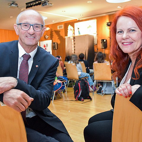 H Anton Mattle und LRin Cornelia Hagele gratulieren zum 50. Geburtstag des Tiroler Kulturservice.