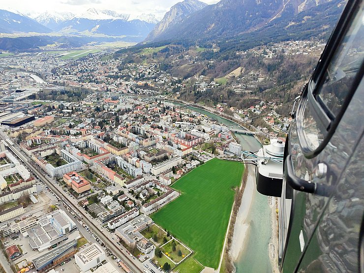Die Stadt Innsbruck in der Vogelperspektive.