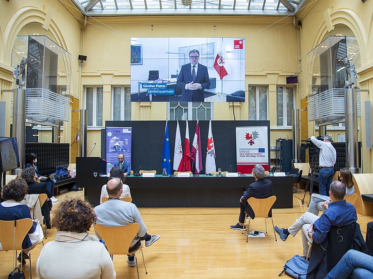 © Landespresseagentur Südtirol/Fabio Brucculeri Videobotschaft von LH Platter bei der Fachtagung zum Euregio-Wetterdienst TINIA