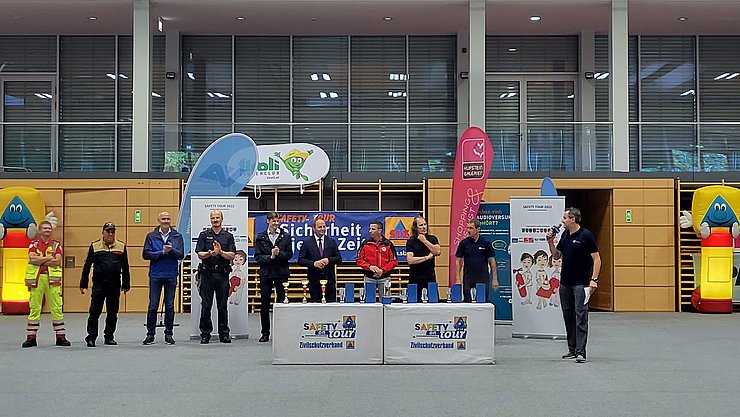 Siegerehrung mit Landeshauptmann Stellvertreter Josef Geisler