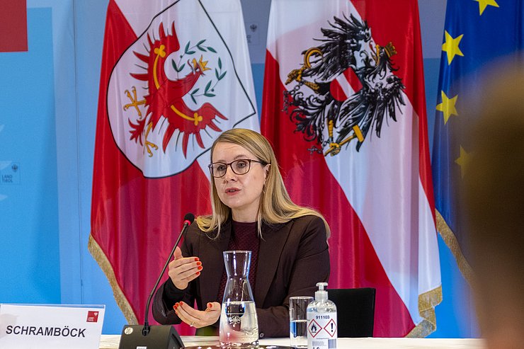 "Mit den budgetären Mitteln, die von Land und Bund zur Verfügung gestellt werden, können wir ein internationales Netzwerk nach vorne bringen", betonte Bundesministerin Margarete Schramböck