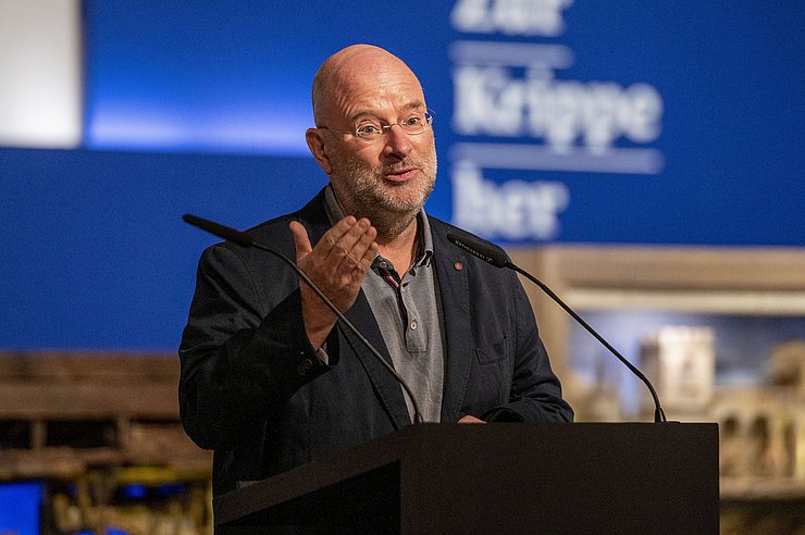© vorarlberg museum/Daniel Furxer Foto des neuen Geschäftsführers des Landesmuseums Andreas Rudigier bei einer Pressekonferenz