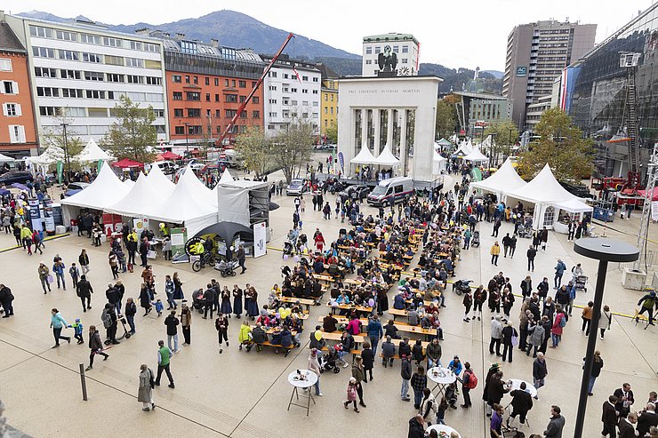 Überblicksfoto Landhausplatz