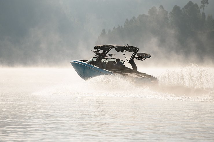 Beautiful,View,Of,Modern,Bright,Blue,Motorboat,Quickly,Floating,On