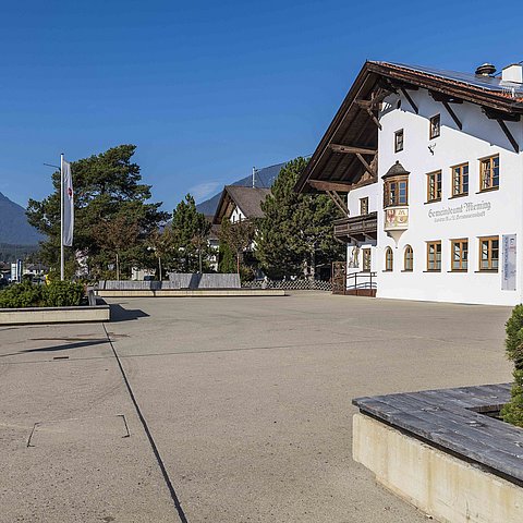 Der Dorfplatz von Mieming.