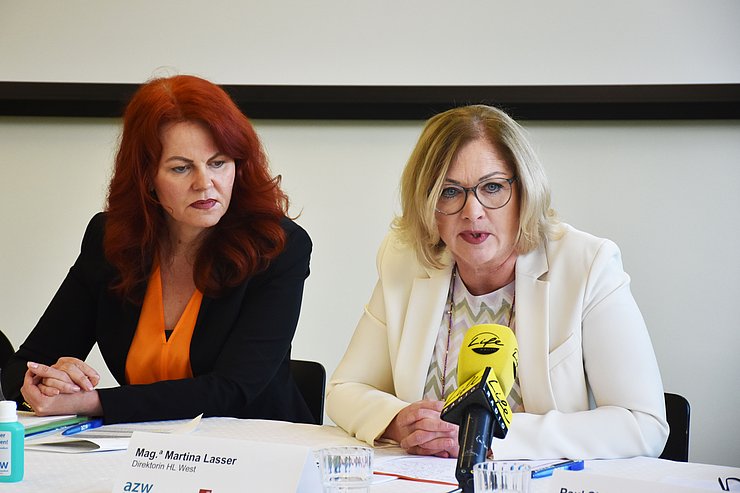 © Land Tirol/Jansenberger Lasser beim Sprechen.