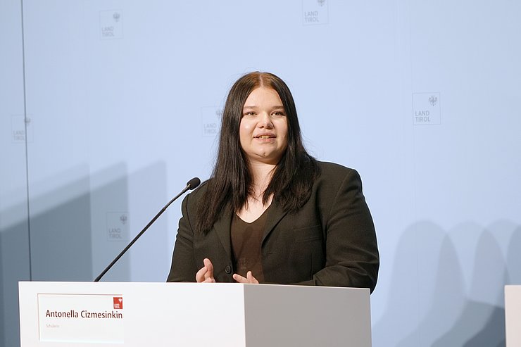 Cizmesinkin beim Sprechen