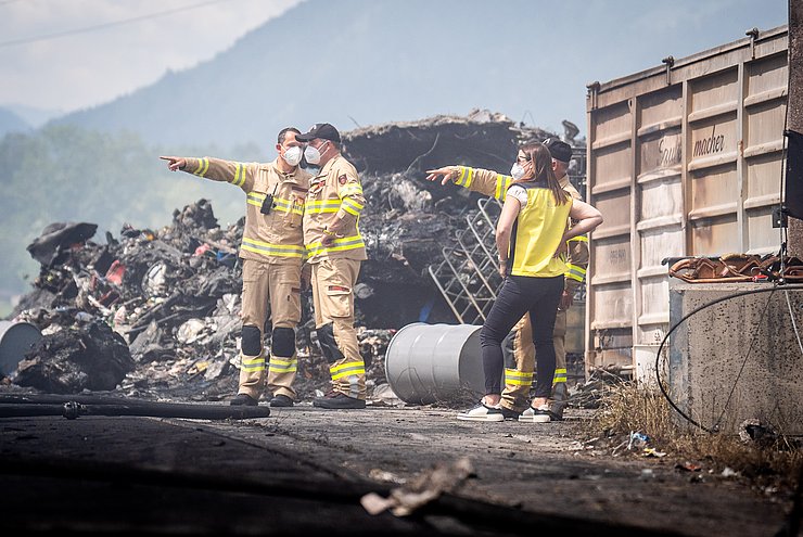LRin Mair vor Ort beim Lokalaugenschein