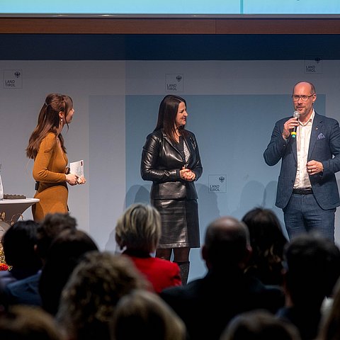  Familienfreundlichste Betriebe Tirols ausgezeichnet