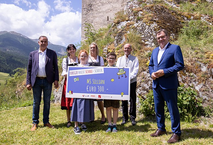 Scheckübergabe Mittelschule Sillian