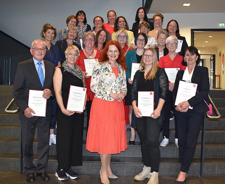 Geehrte aus dem Bezirk Innsbruck-Land mit Landesrätin Cornelia Hagele