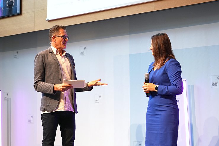 © Land Tirol/Dominik Ein Mann und eine Frau