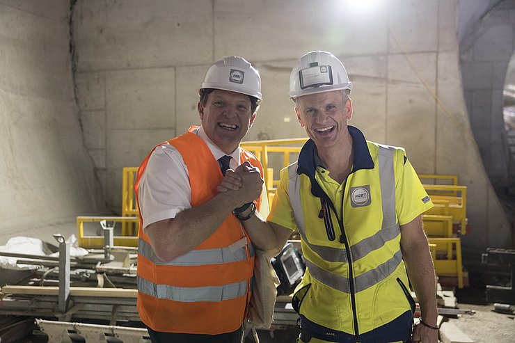 Zwei Männer auf der Baustelle