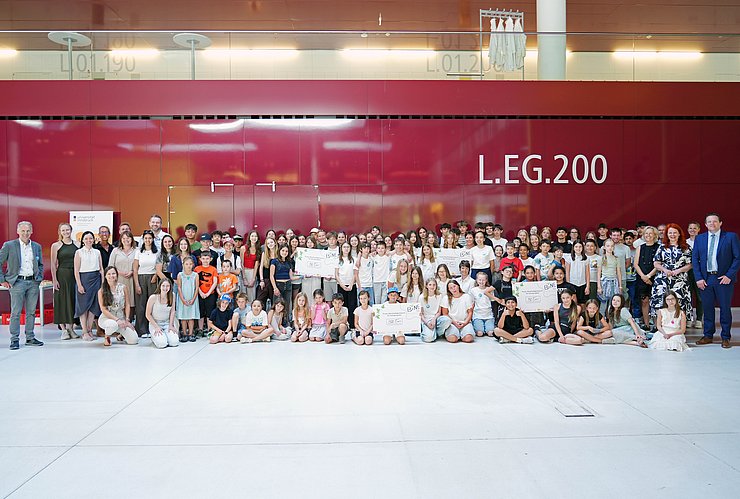 © Land Tirol/Neuner Engagement für mehr Nachhaltigkeit: Die ausgezeichneten Tiroler Schulen zeigten, wie es gehen kann.