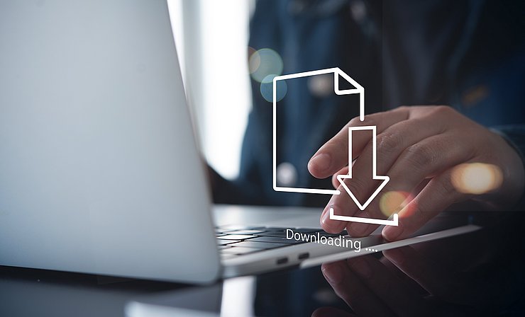 Geschäftsmann am Notebook 