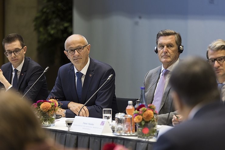 Herausforderungen und Lösungen rund um den Verkehr im Fokus: LH Anton Mattle und Verkehrsminister Peter Hanke.